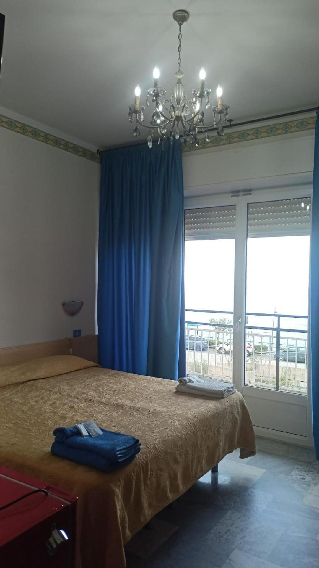 B&B Solana Noli Buitenkant foto
